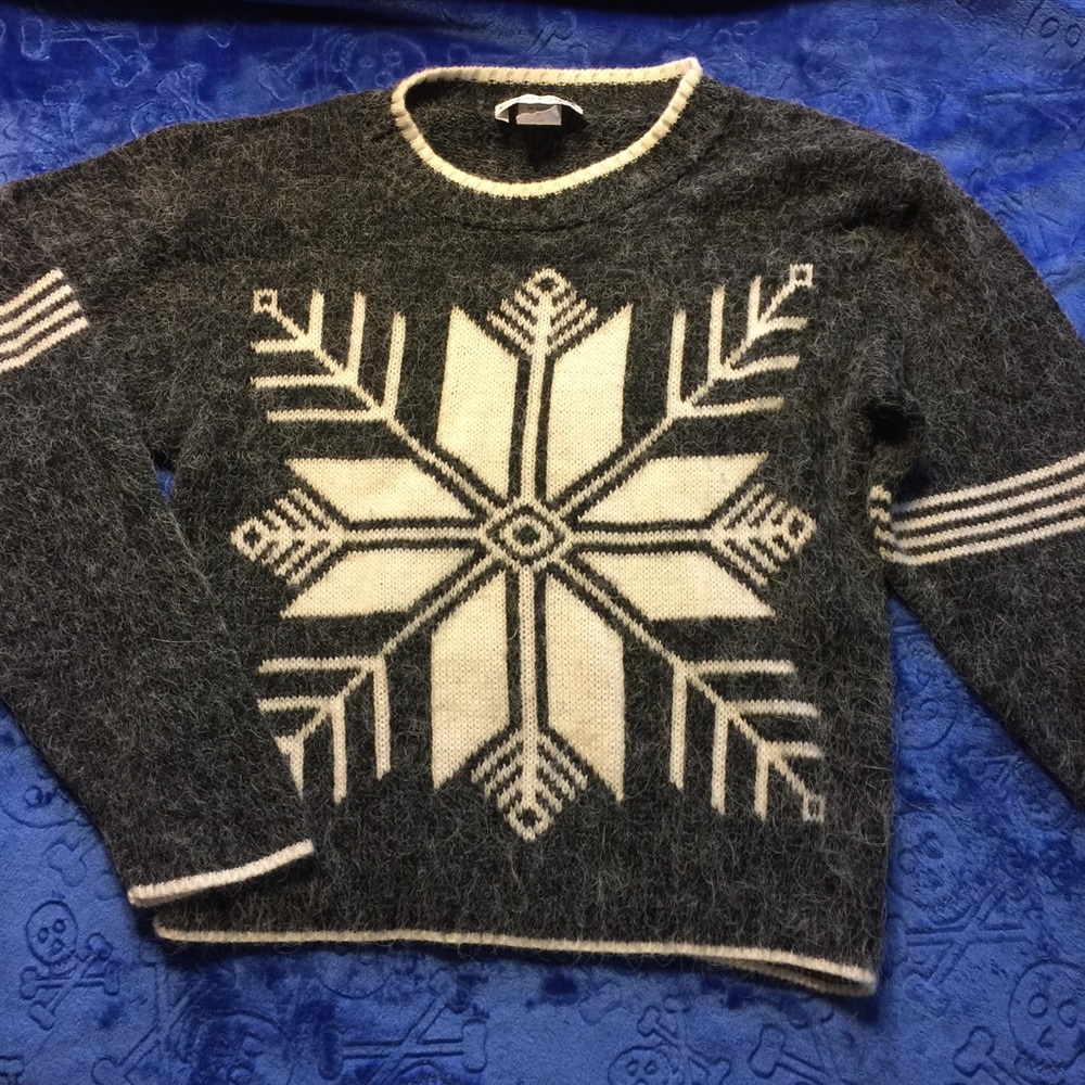 Cute fuzzy snowflake sweater